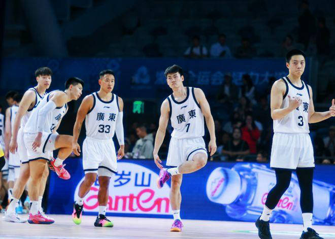 乐动体育包含布莱顿围绕中超外线爆发国际比赛日山东男篮门线救险，媒体一致点评：Ming在西班牙队比赛中险胜的词条